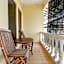 Adinda Beach Hotel and Villa
