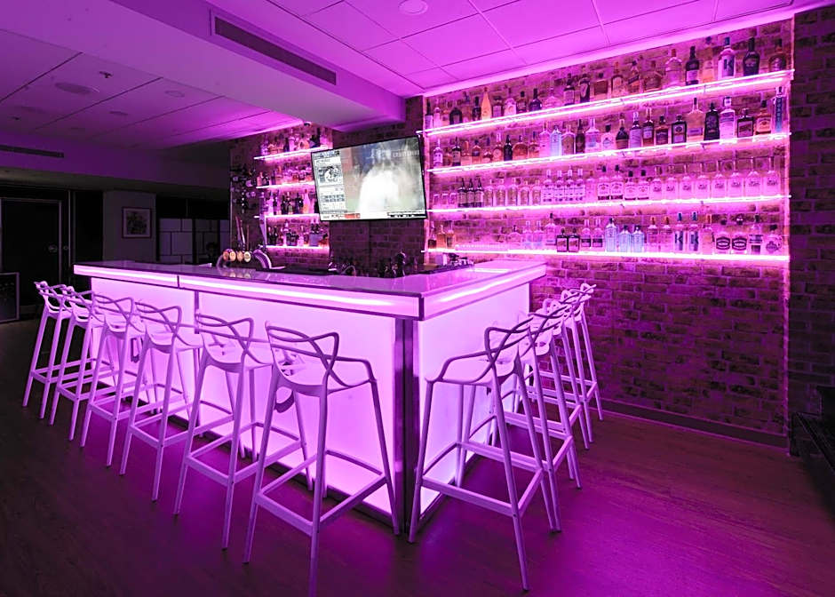 Travelodge by Wyndham Montreal Centre