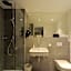 VI VADI HOTEL BAYER 89