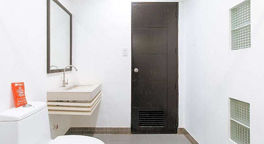 RedDoorz @ EL Highway Hotel Bulacan 