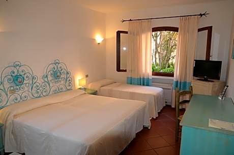 Triple Room with Balcony