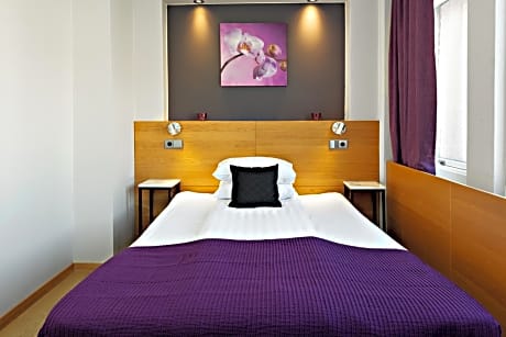 Small Double Room with Kitchenette