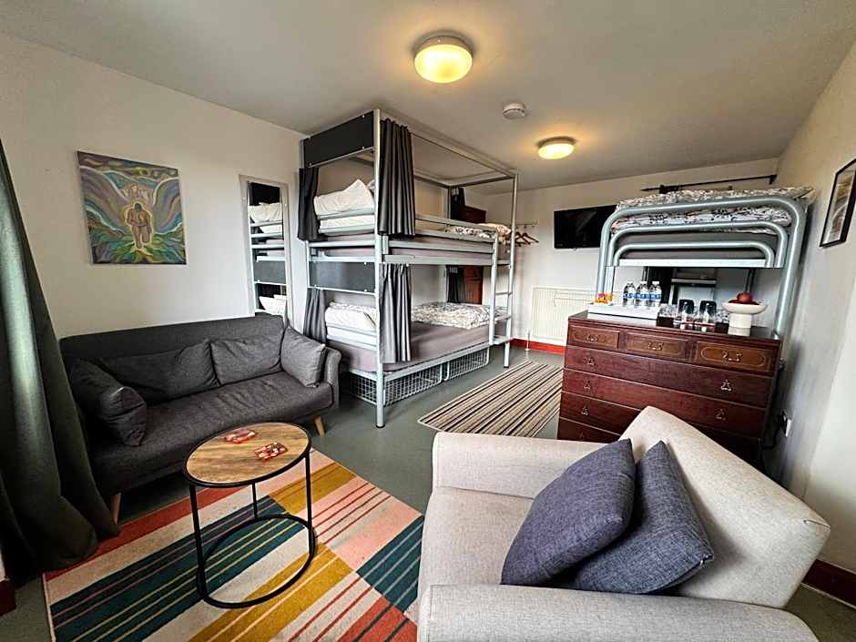 Lands End Hostel and B&B