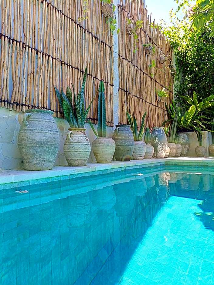 Bale Sampan Boutique Bungalows