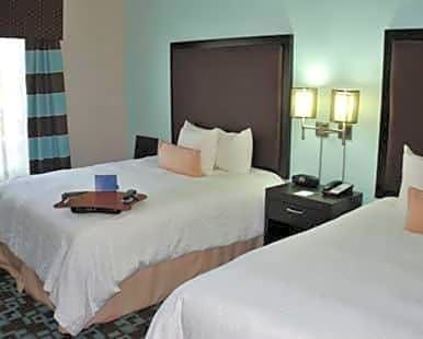 Hampton Inn & Suites Nashville at Opryland
