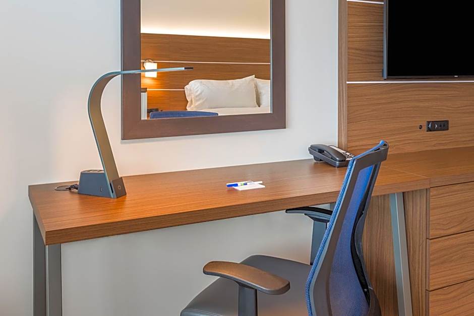 Holiday Inn Express & Suites Rice Lake By IHG