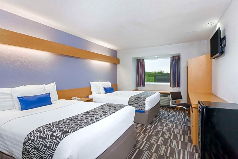 Microtel Inn & Suites by Wyndham Ardmore