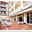 Hotel Plaza con piscina