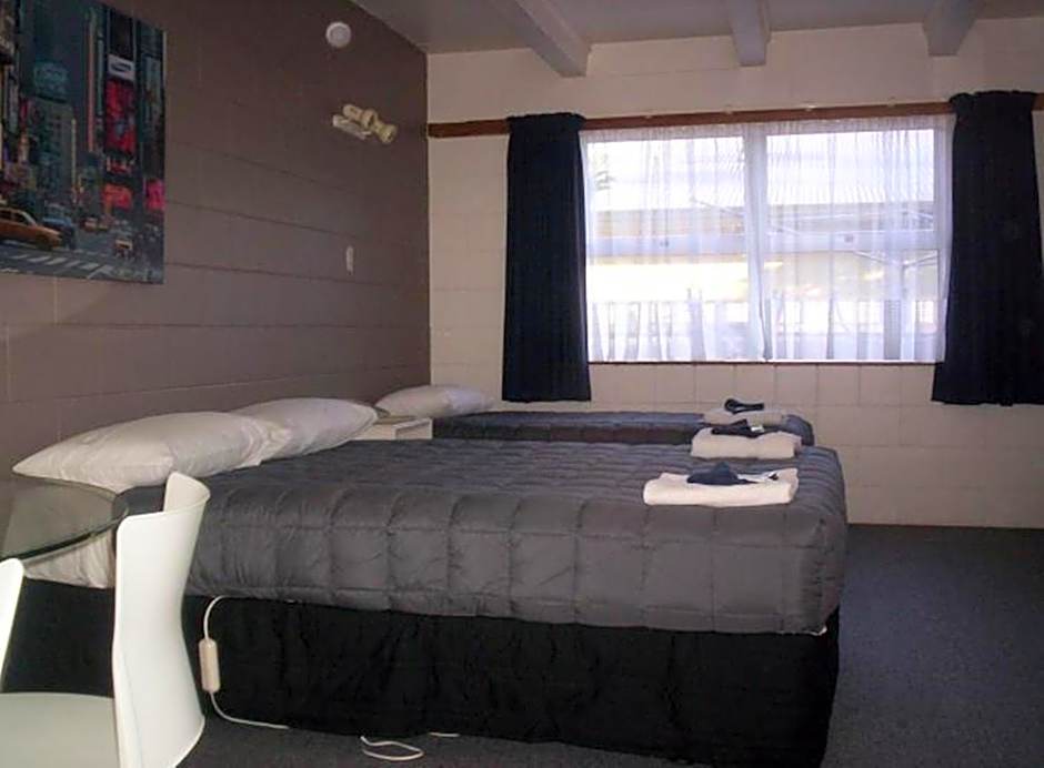 Broadway Motor Inn