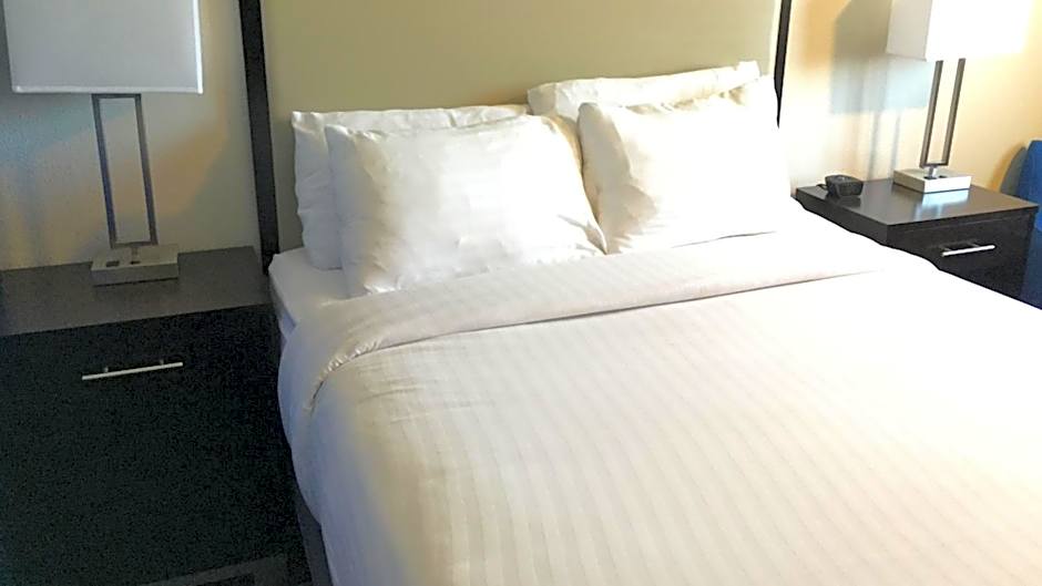 Comfort Inn & Suites Tigard near Washington Square