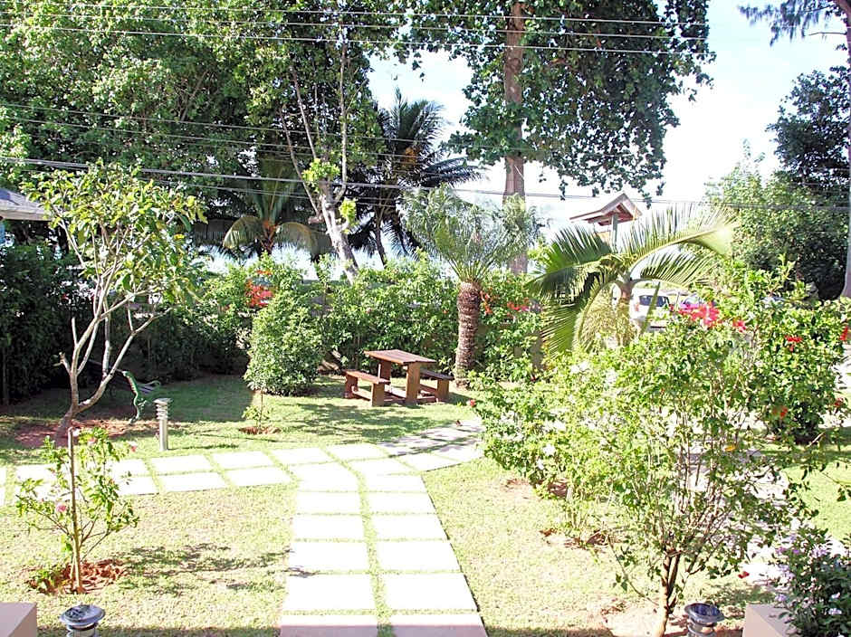 Pirogue Lodge
