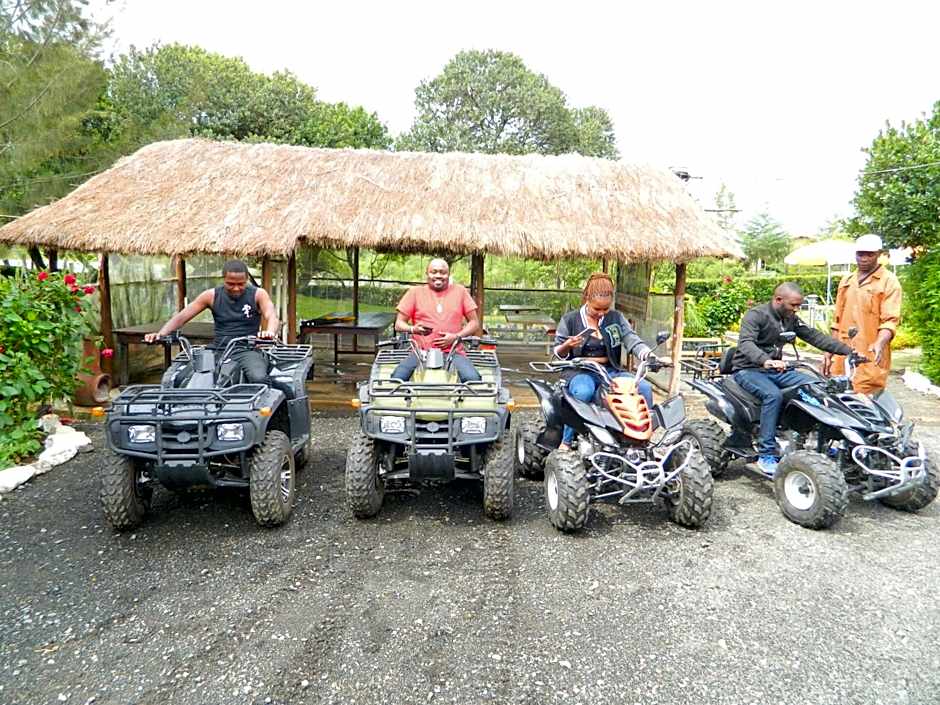 Lalanasi Lodge & Tented Camp