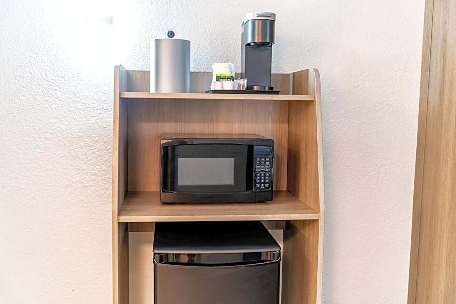 Holiday Inn Express & Suites Phoenix - Mesa West By IHG