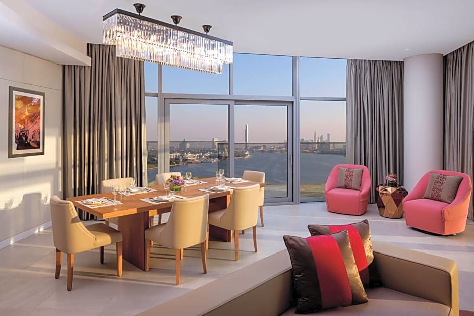 Hilton Dubai Creek Residences