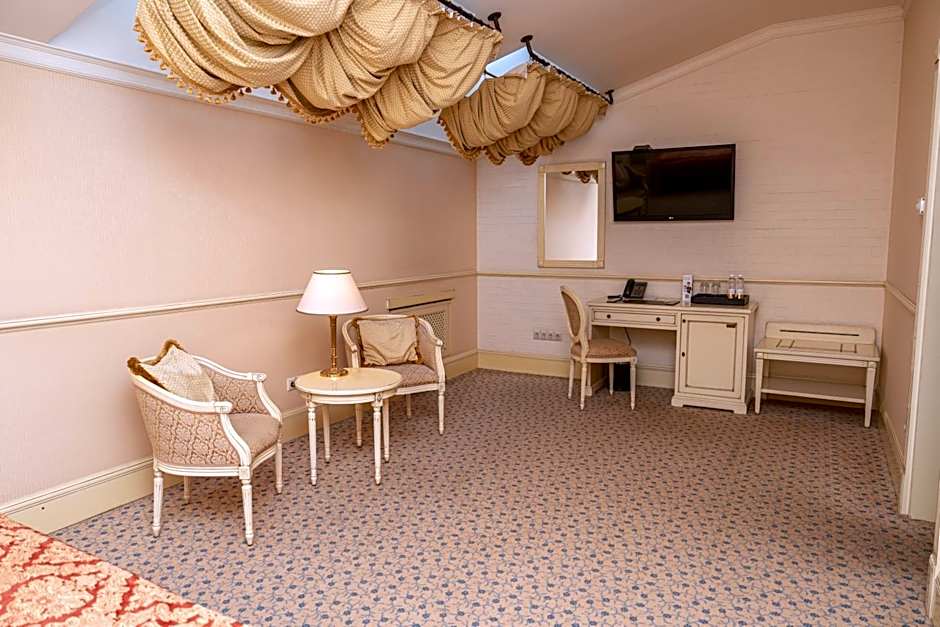 Hotel Bristol