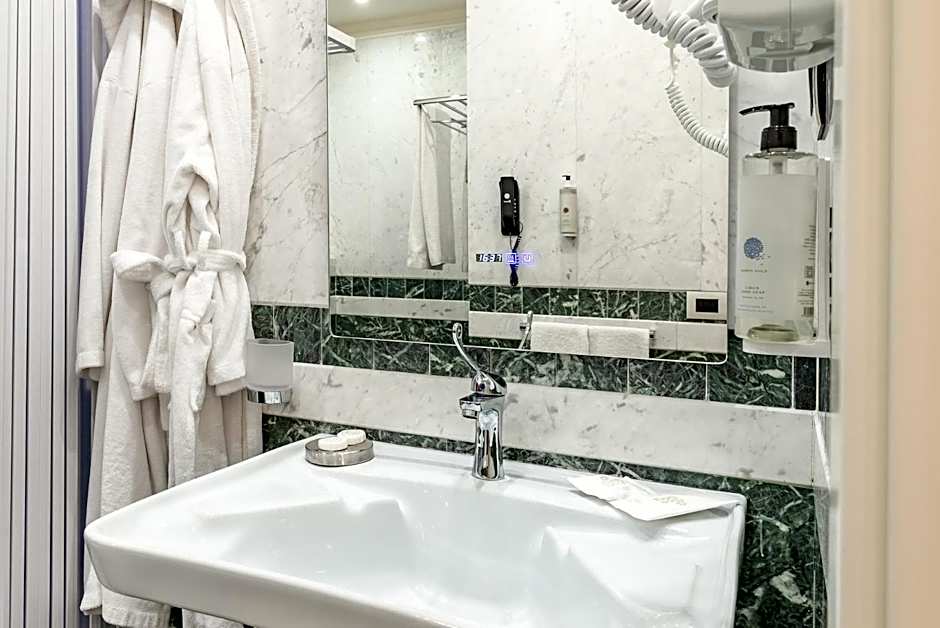 La Paloma Blanca Hotel