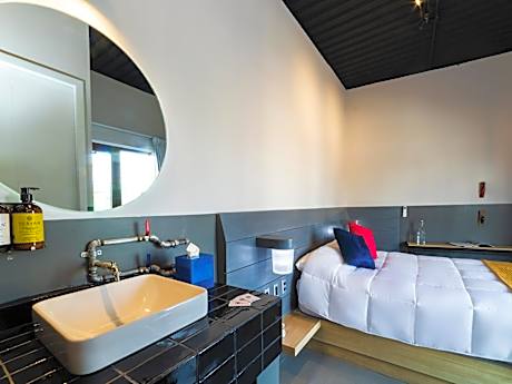 Queen Room with Balcony