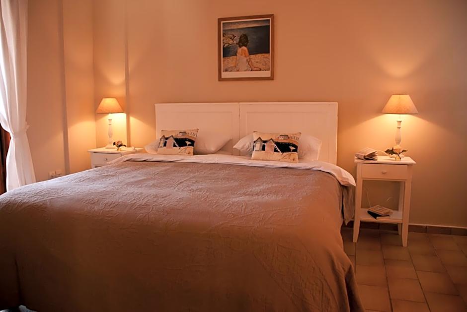 Amboula Beach Apartments