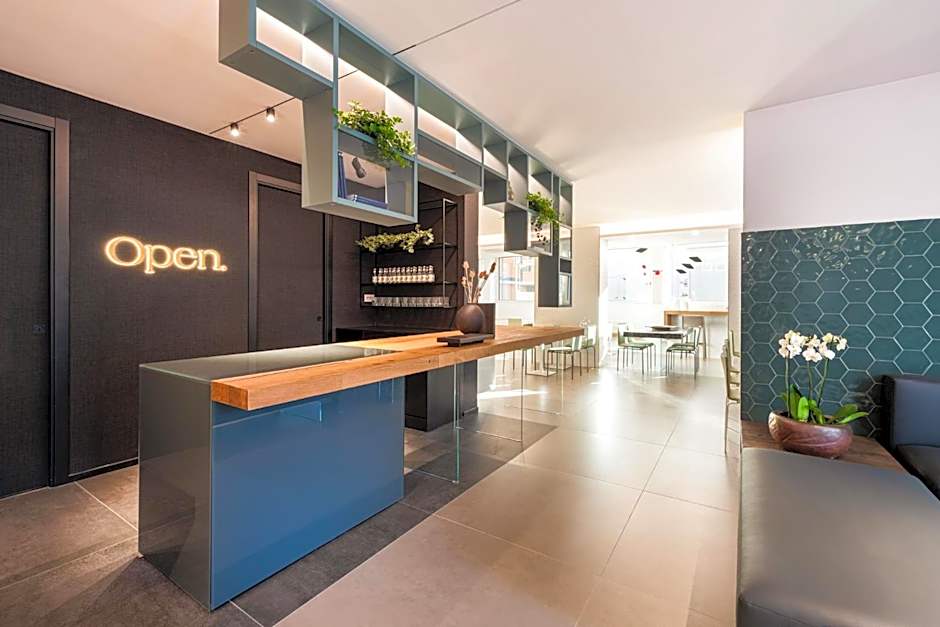 Open Hotel