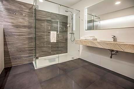 Large Twin Room