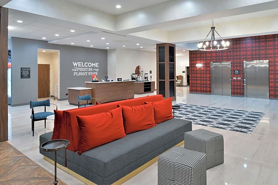 Hampton Inn By Hilton & Suites Greensboro Downtown, NC