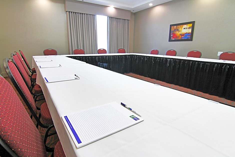 Holiday Inn Express and Suites Calgary University By IHG