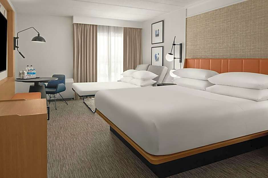 Sheraton Milwaukee Brookfield