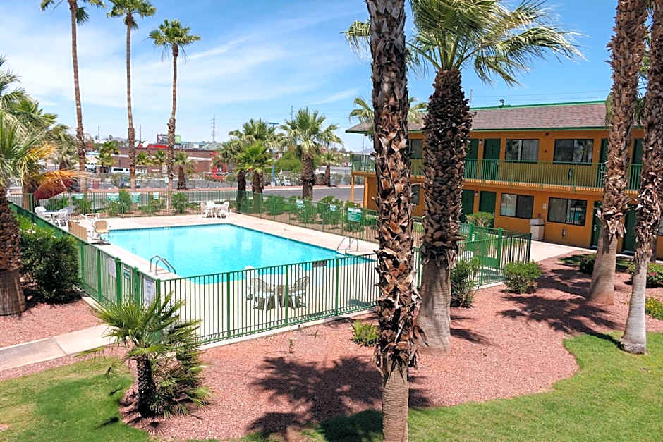 Econo Lodge Inn & Suites Yuma