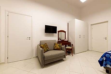 Triple Room with Private Bathroom