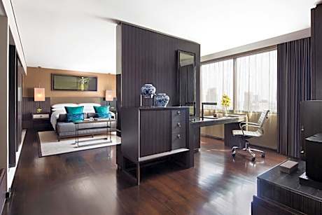 Grand Marquis Suite, M Club lounge access, 1 Bedroom Executive Suite, 1 King