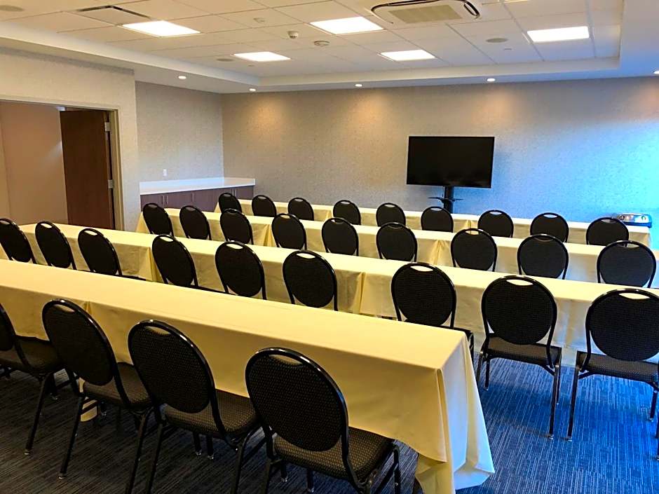 Holiday Inn Express And Suites Springfield North By IHG