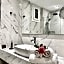 Bruskos Hotel & Suites