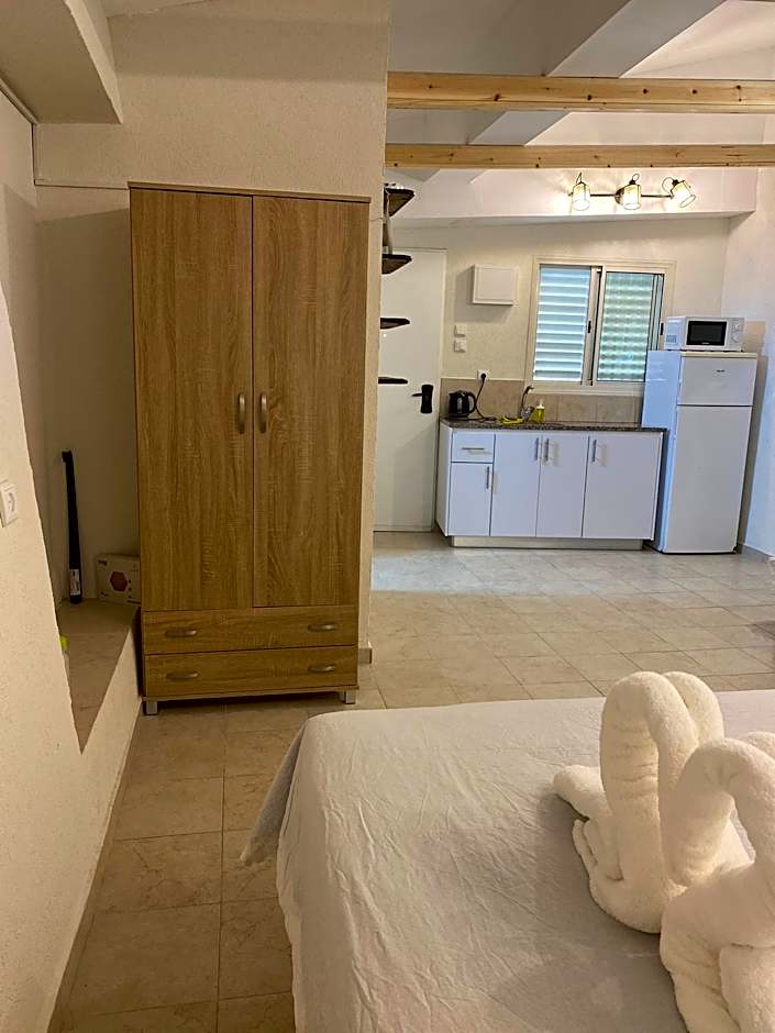 Maya Guest House - German Colony and Bahai Gardens