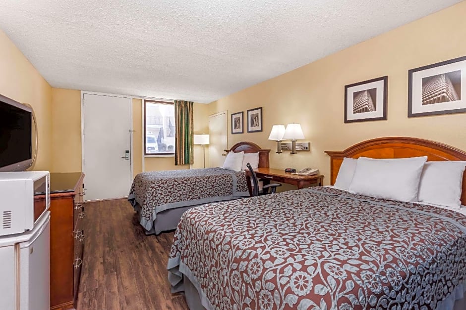 Days Inn by Wyndham College Park Airport Best Road