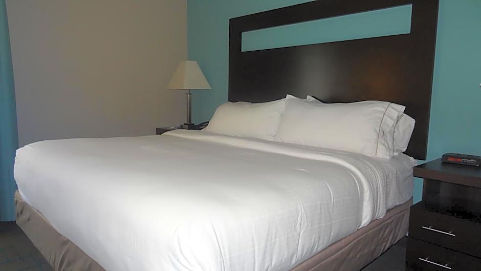 Holiday Inn Express Hotel Kansas City - Bonner Springs By IHG