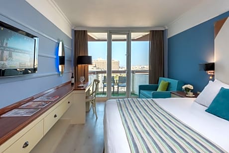 Executive Triple Room with Sea View ( 3 Adults)