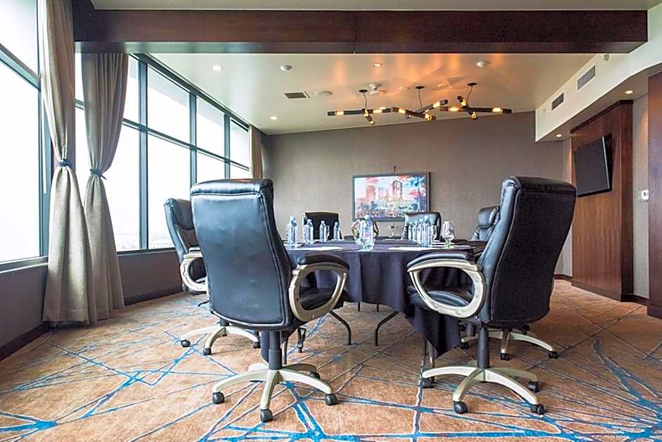 Holiday Inn Long Beach - Airport By IHG