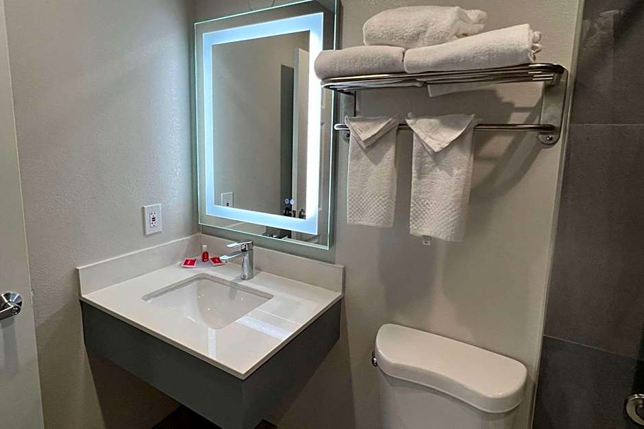 Quality Inn Tracy I-205