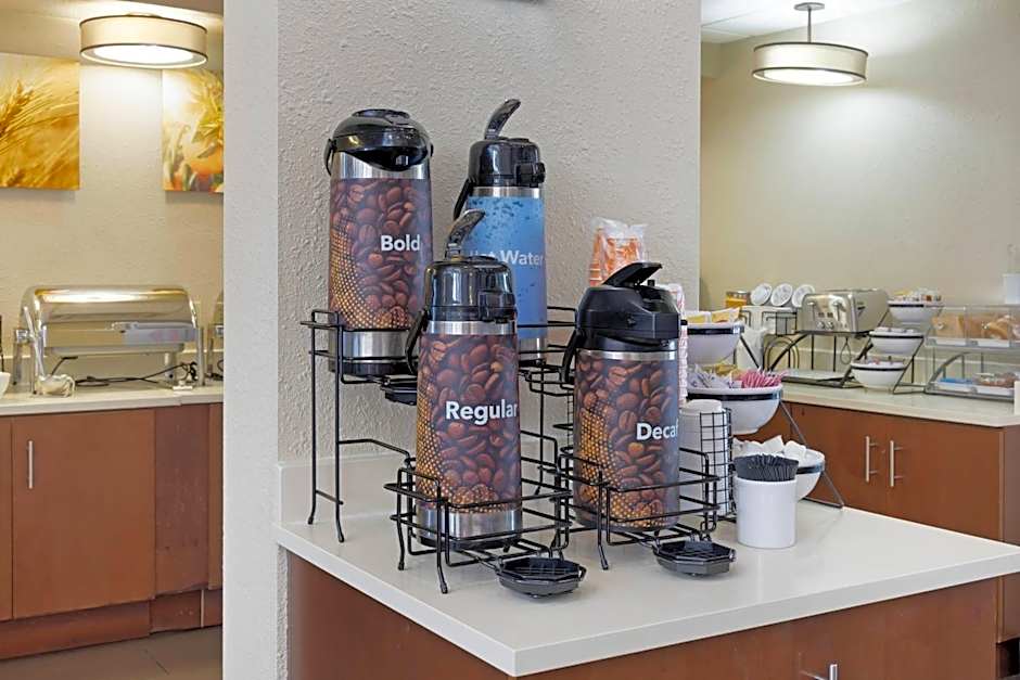 Comfort Inn & Suites Wichita Northeast