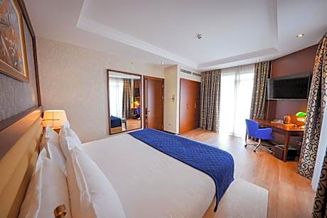 Family Suite with Sea View