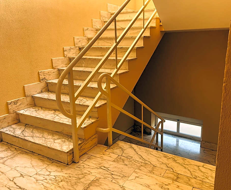 Casablanca Hotel Studios