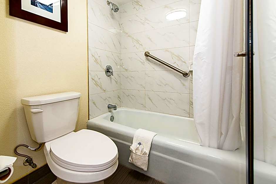 New Hope Inn & Suites