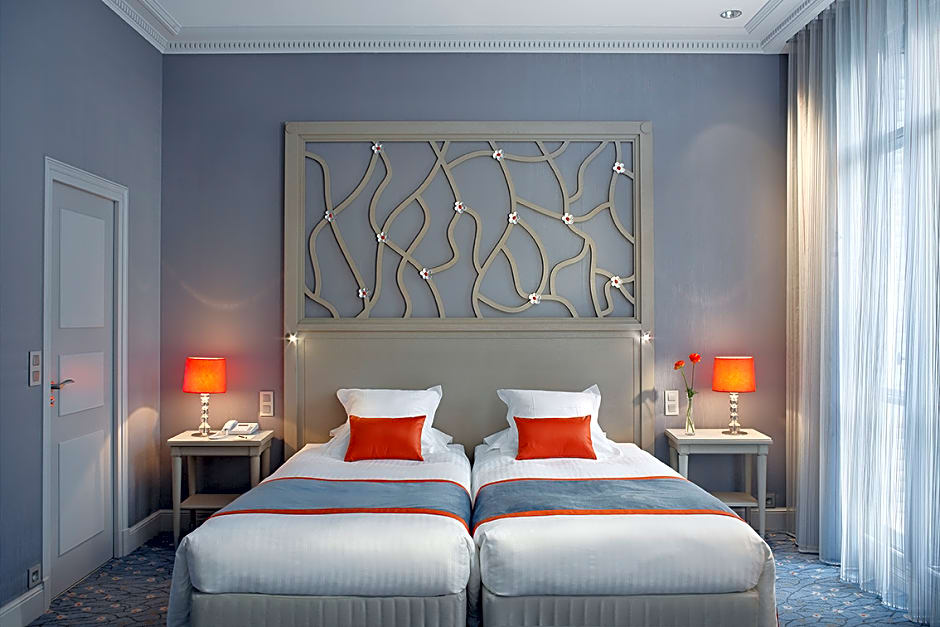 Rochester Champs-Elysees Hotel