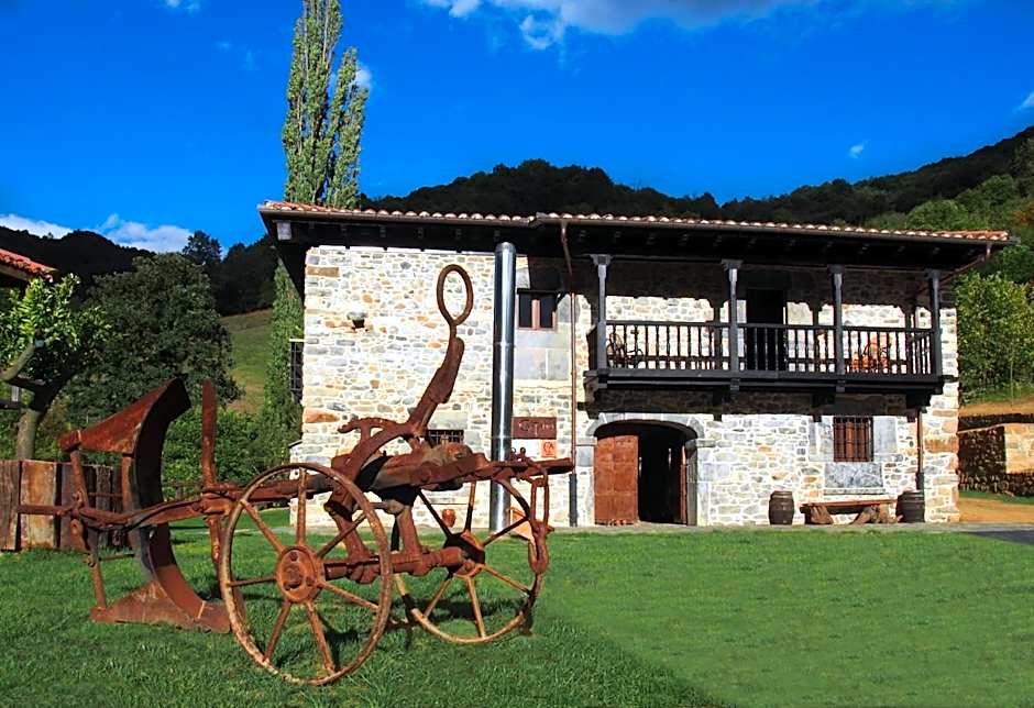 Casona de El Castañíu