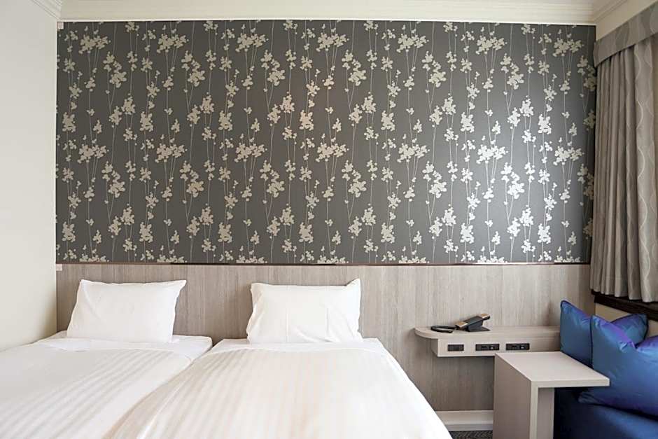 Photo 1 of 8 of Hollywood 2 Beds, Nonsmoking