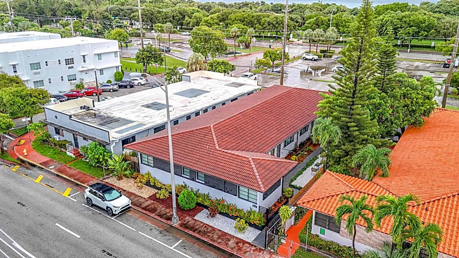 Los Patios Home Suites