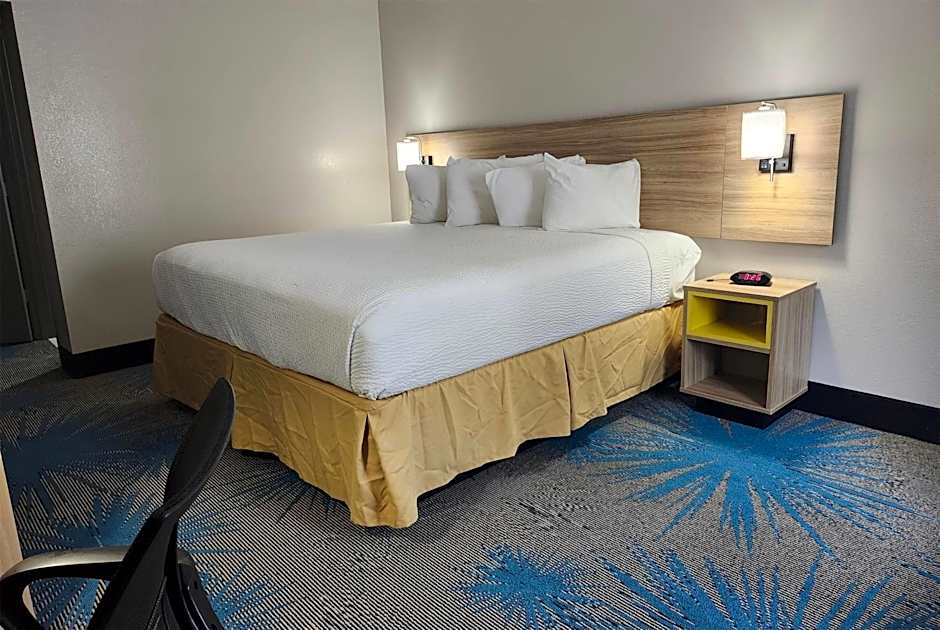 Days Inn by Wyndham Ocean Springs