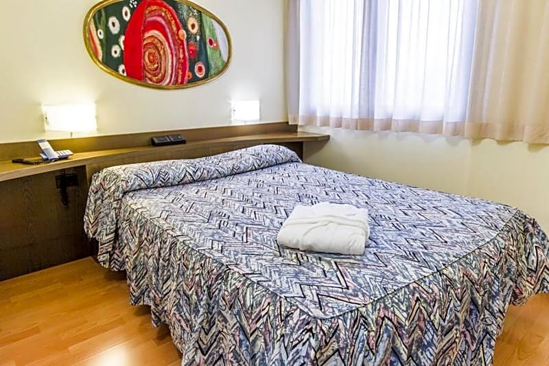 Melas Hotel