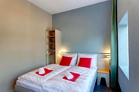 Double Room for Single Use