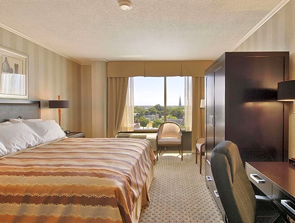 Ramada Hotel & Conf Center by Wyndham Augusta Downtown